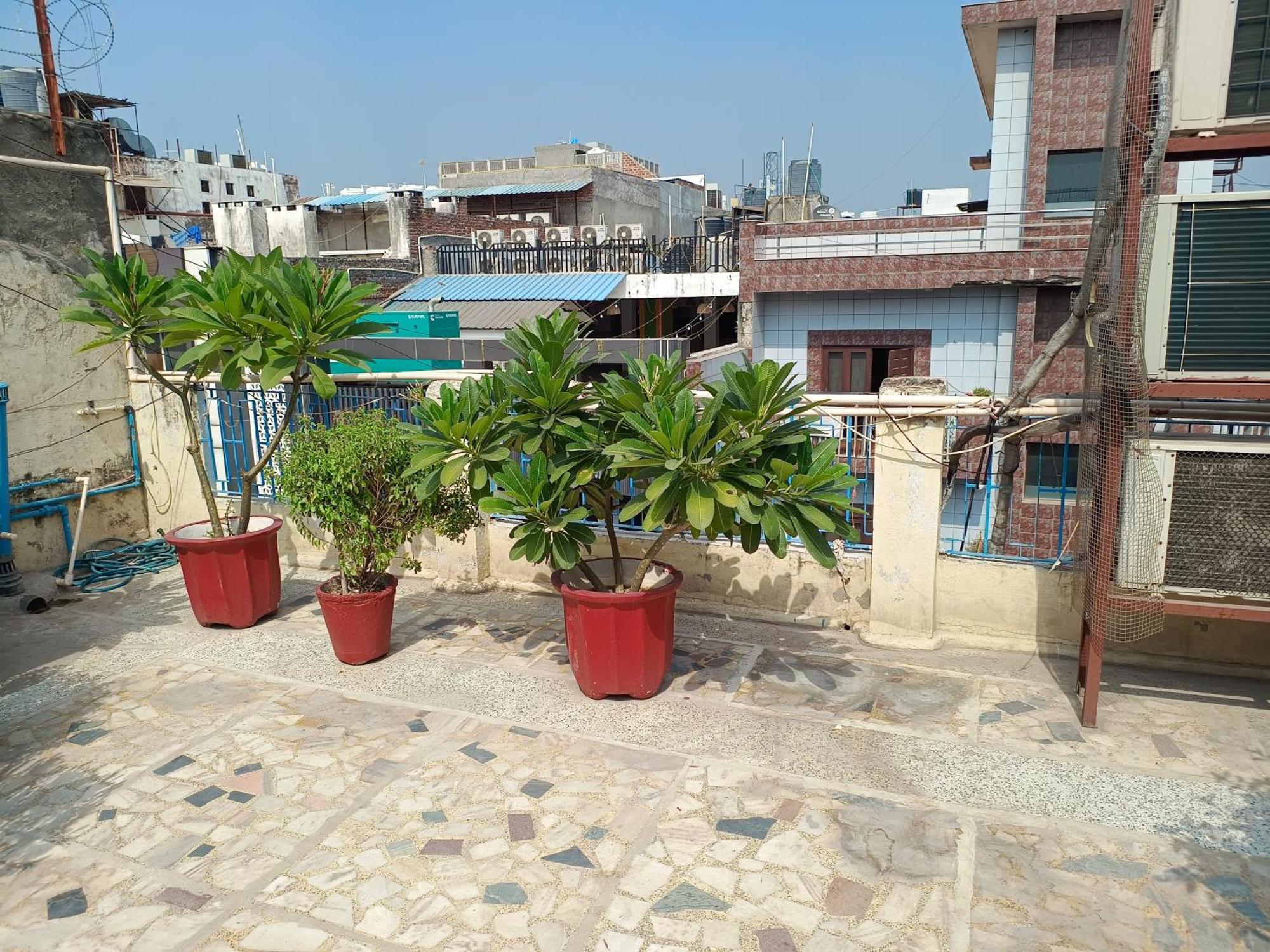 Hotel Majors Den New Delhi Exterior photo