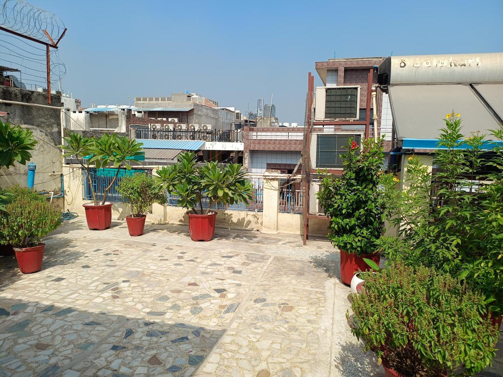 Hotel Majors Den New Delhi Exterior photo