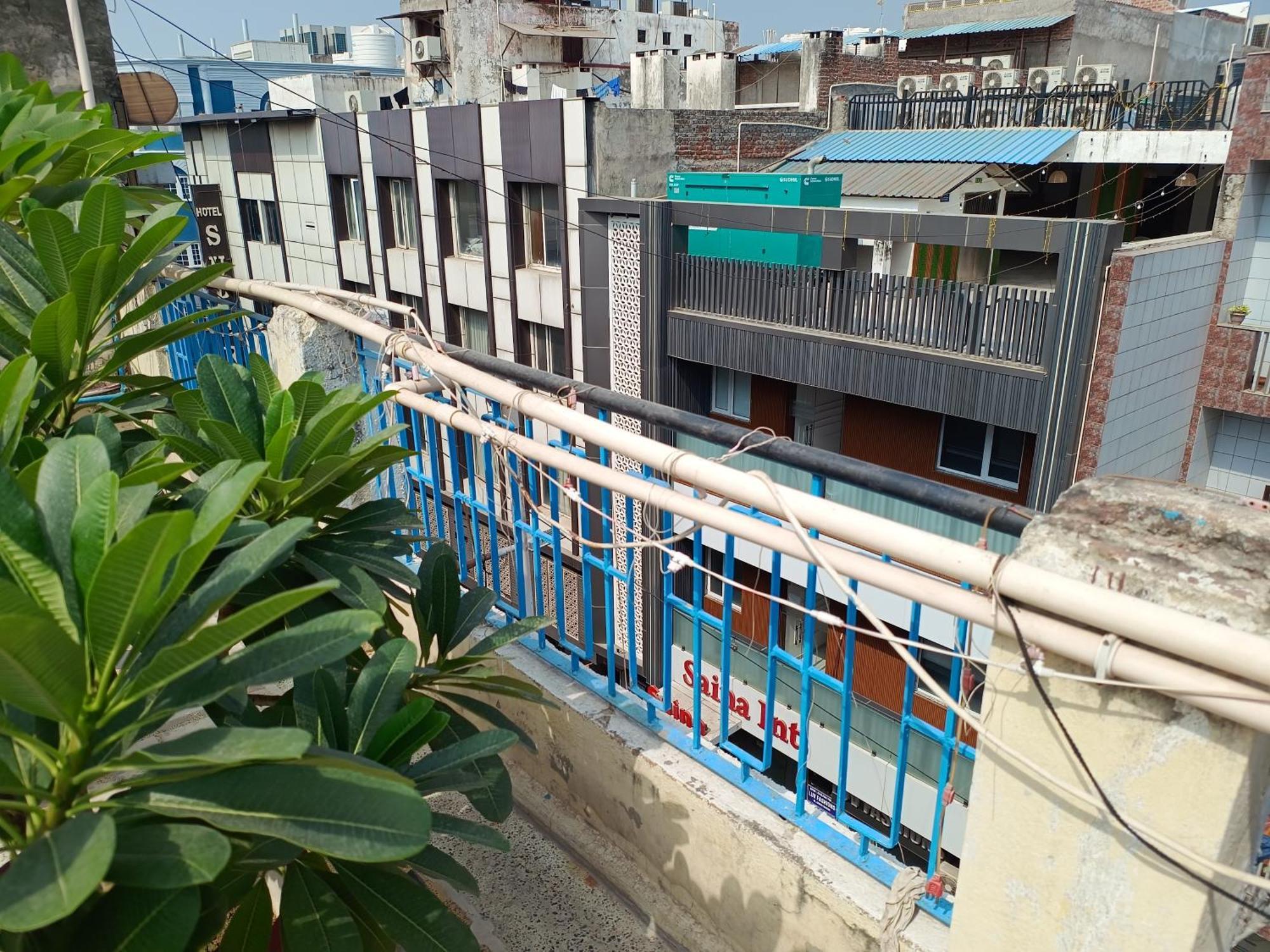 Hotel Majors Den New Delhi Exterior photo