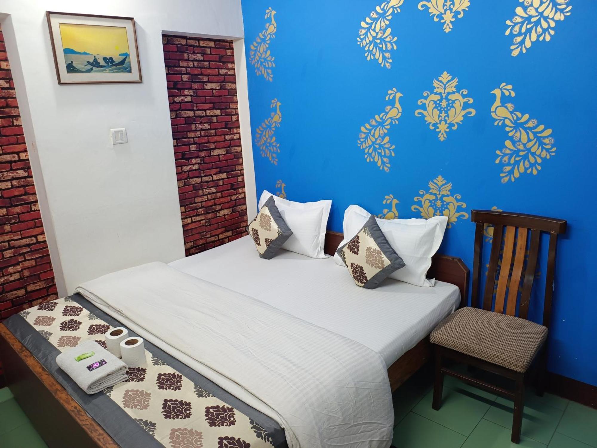 Hotel Majors Den New Delhi Exterior photo